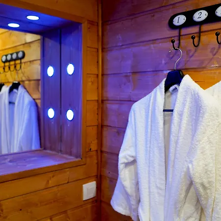 Hotel Logis Les Sapins Le Ménil