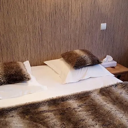 Logis Les Sapins Szálloda 2*