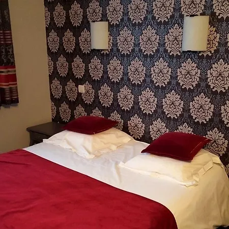 Logis Les Sapins Hotel Le Ménil