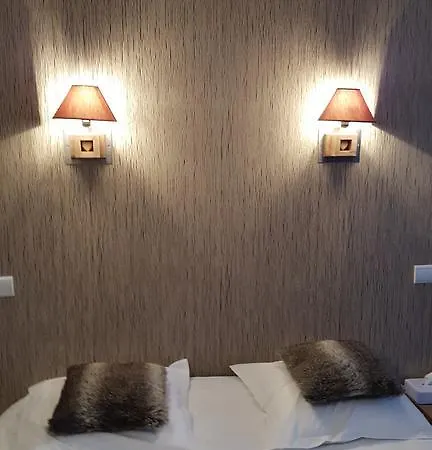 Hotel Logis Les Sapins Le Ménil