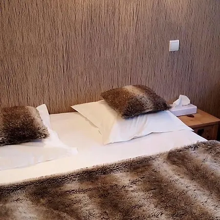 Hotell Logis Les Sapins 2*