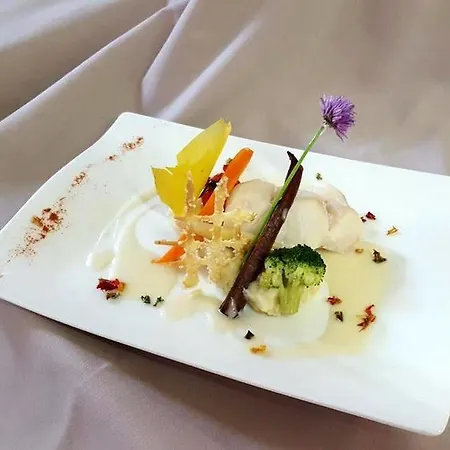 Logis Les Sapins Hotel Le Ménil