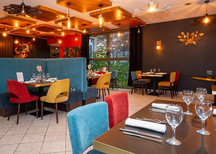 Отель Logis Les Sapins