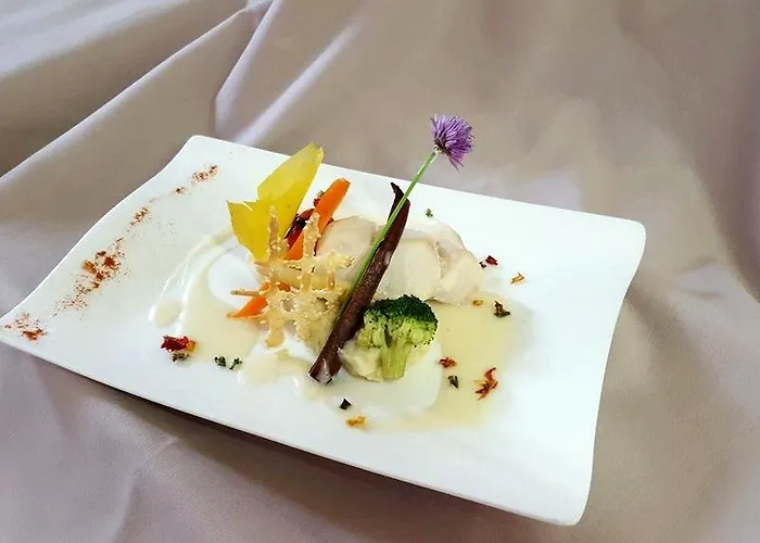 Logis Les Sapins Отель Le Menil