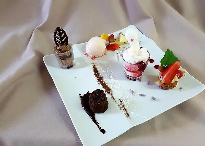 Logis Les Sapins Отель